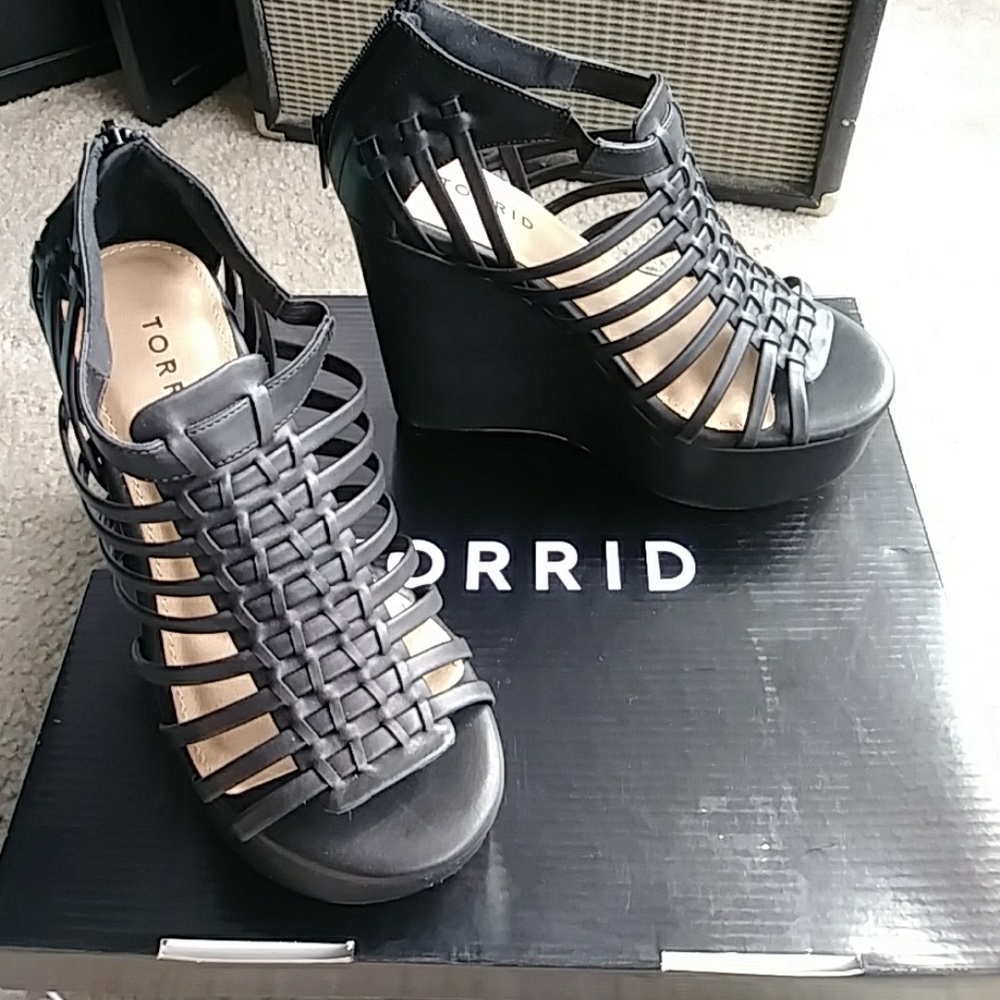 Torrid black 6.5 wedges heels